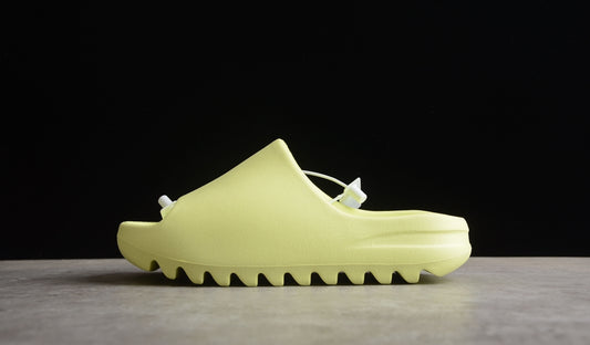 adidas Yeezy Slide
Glow Green