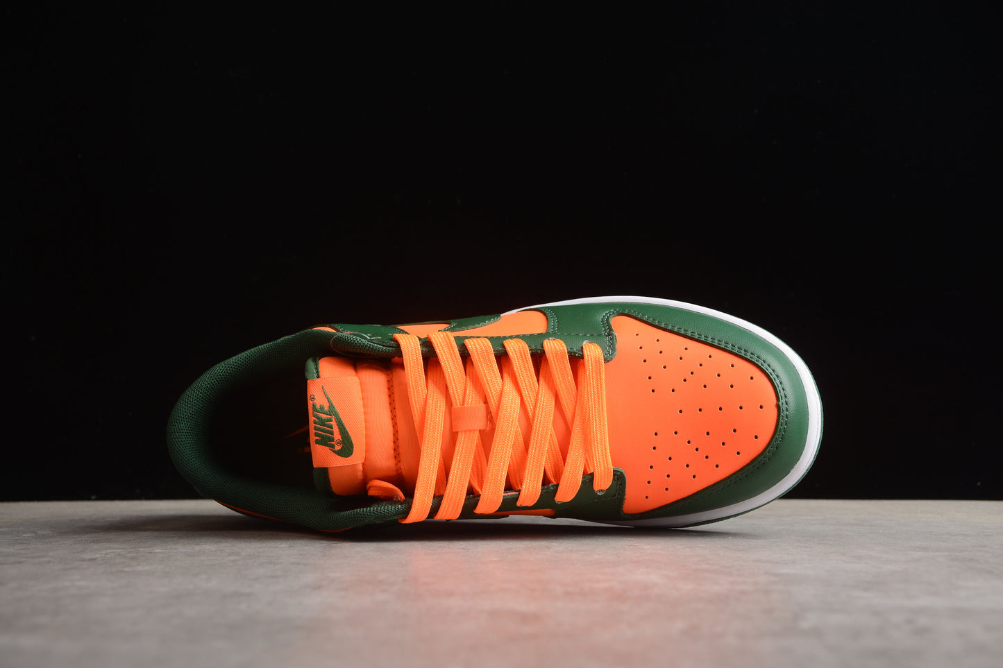 Nike Dunk Low Retro
Miami Hurricanes