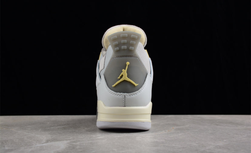 Jordan 4 Retro SE
Craft Photon Dust