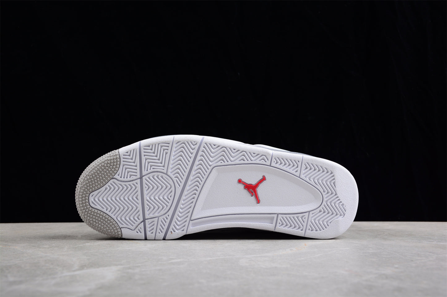 Jordan 4 Retro
White Oreo