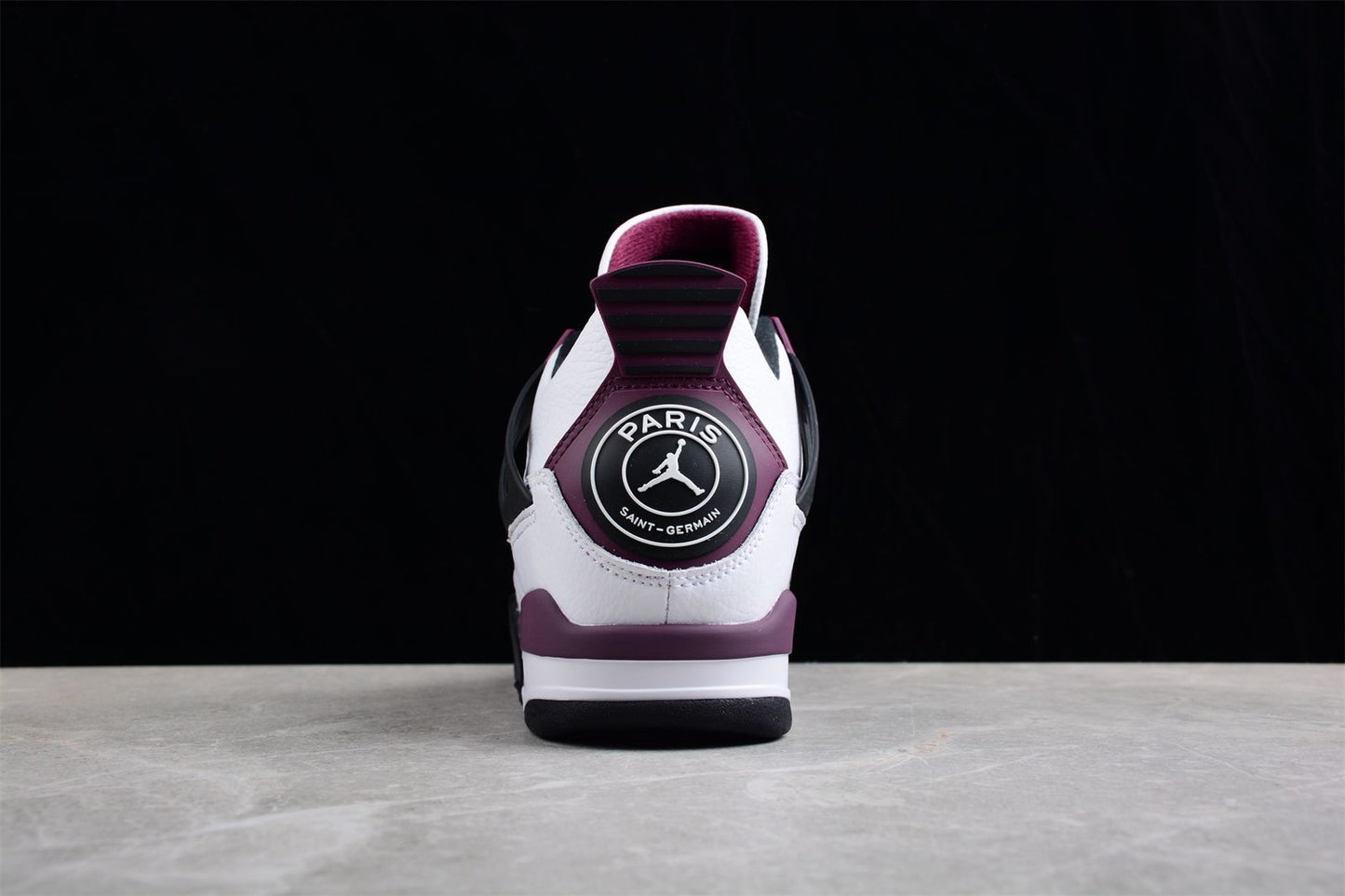 Jordan 4 Retro
PSG Paris Saint-Germain