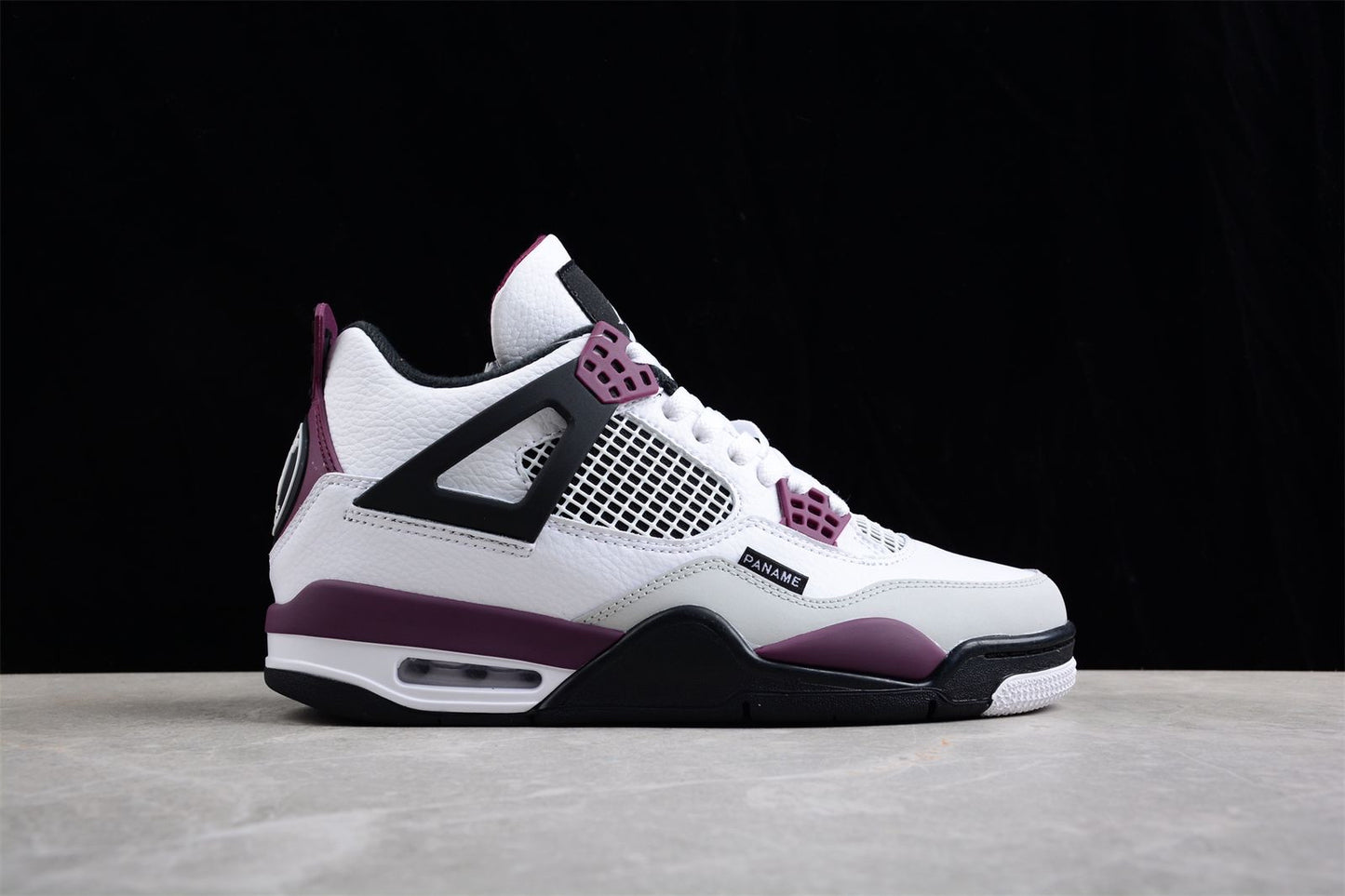 Jordan 4 Retro
PSG Paris Saint-Germain