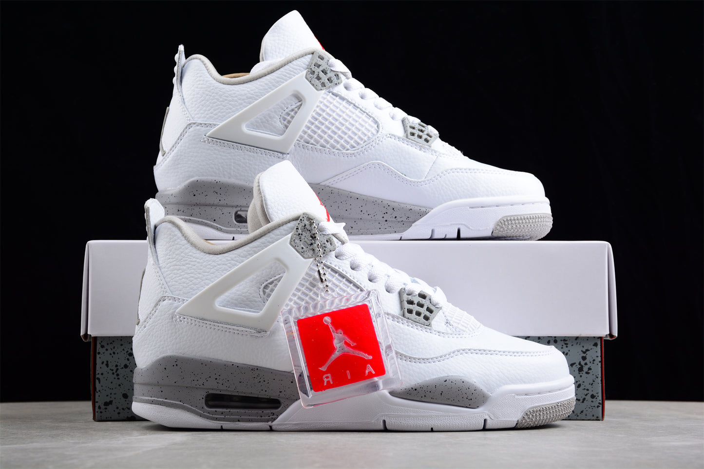 Jordan 4 Retro
White Oreo