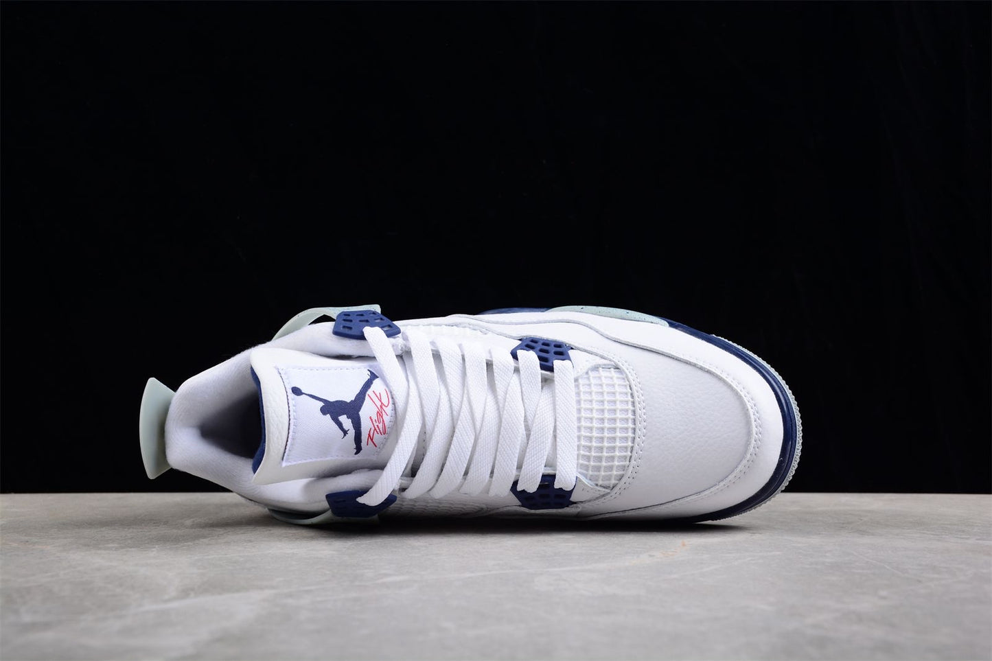 Jordan 4 Retro
Midnight Navy