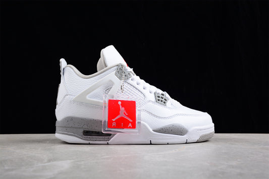 Jordan 4 Retro
White Oreo