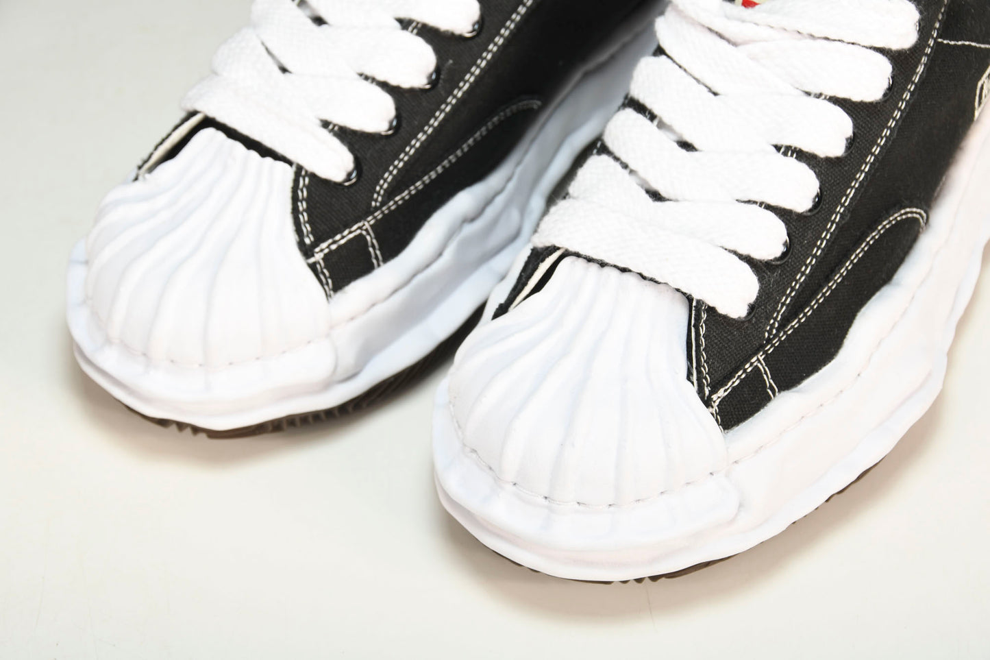 Maison MIHARA YASUHIRO
Blakey low-top (B&W)