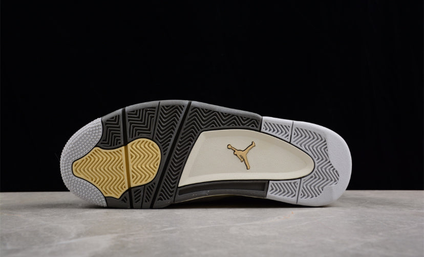 Jordan 4 Retro SE
Craft Photon Dust