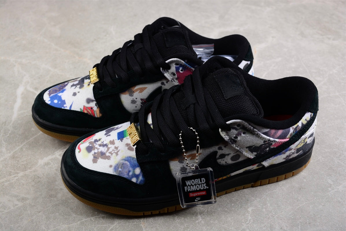 Nike SB Dunk Low
Supreme Rammellzee