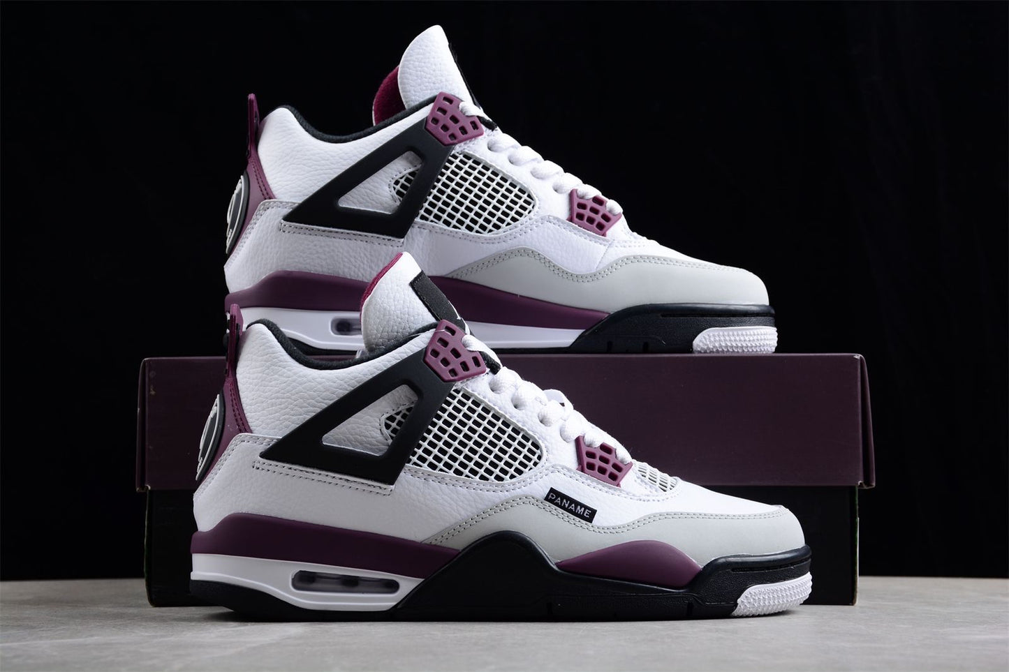 Jordan 4 Retro
PSG Paris Saint-Germain