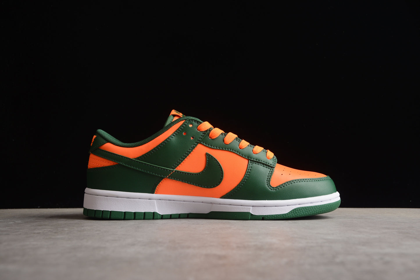 Nike Dunk Low Retro
Miami Hurricanes