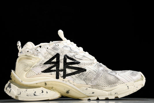 Balenciaga
Runner Graffiti sneakers