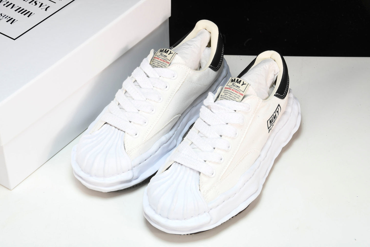 Maison MIHARA YASUHIRO
Blakey low-top sneakers