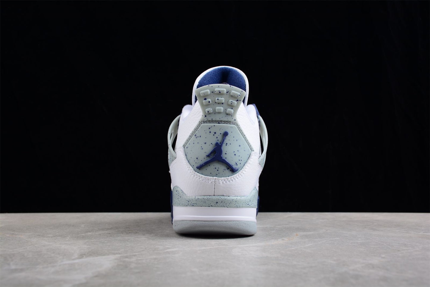 Jordan 4 Retro
Midnight Navy