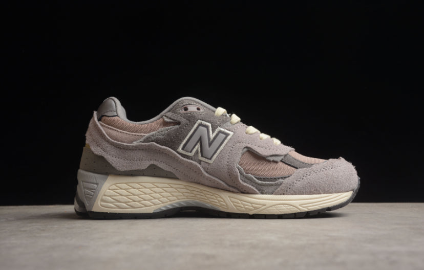 New Balance 2002R