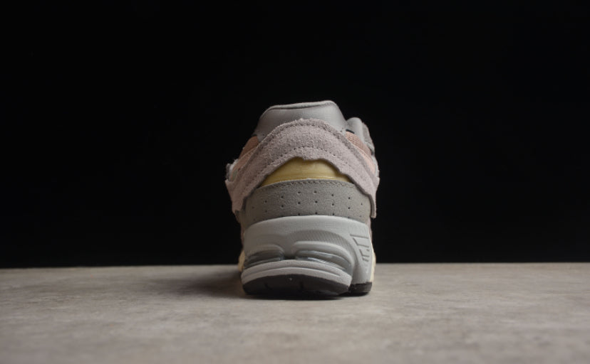 New Balance 2002R