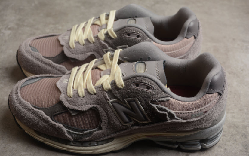 New Balance 2002R