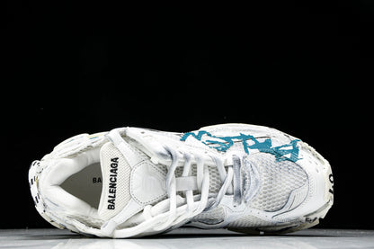 Balenciaga
Runner Graffiti (W&B)