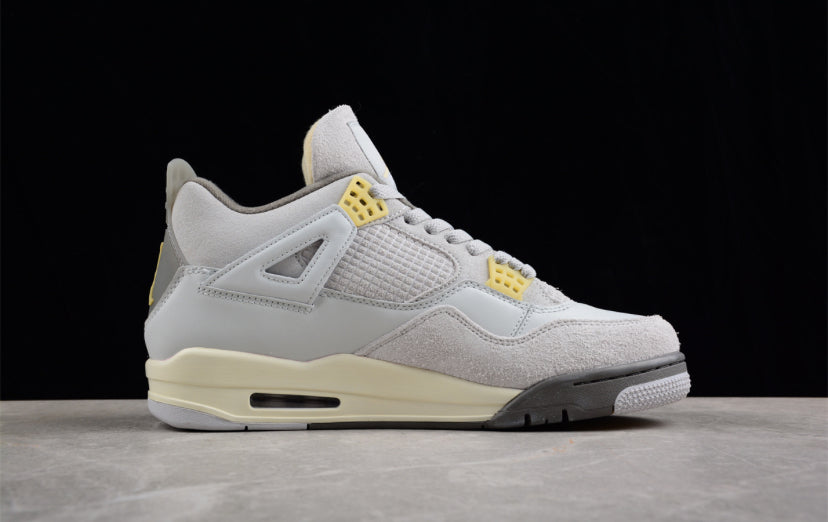 Jordan 4 Retro SE
Craft Photon Dust