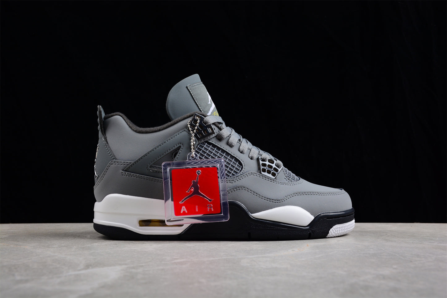 Jordan 4 Retro
Cool Grey