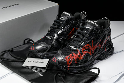 Balenciaga
Runner Graffiti (B&R)