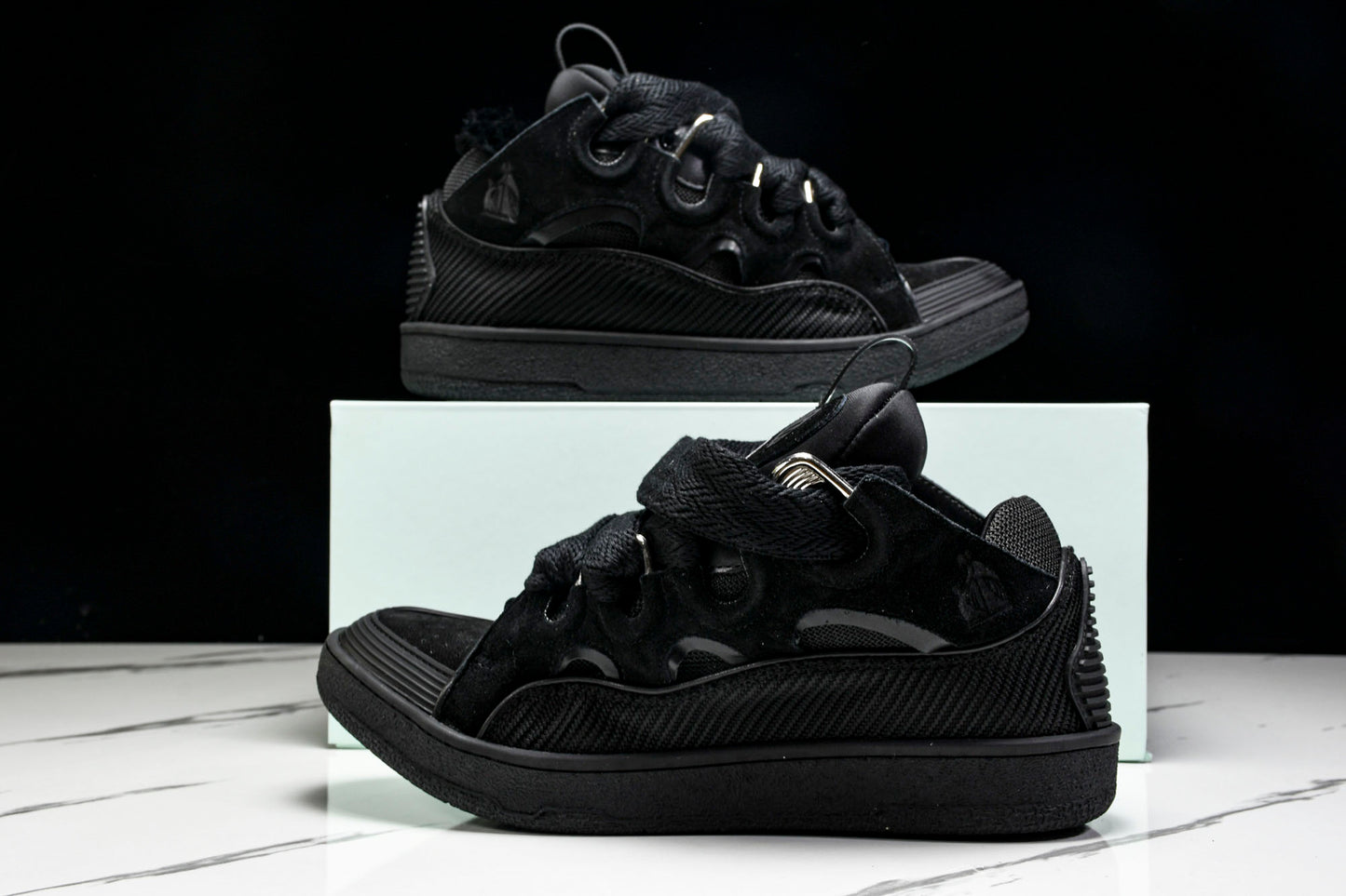 Lanvin
chunky lace-up sneaker black