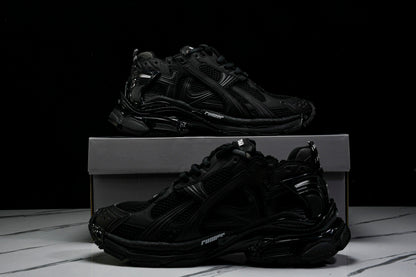 Balenciaga
Runner chunky low-top sneakers