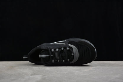 Dior B22
Black & Silverware