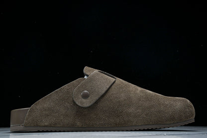 Balenciaga
Sunday suede mules