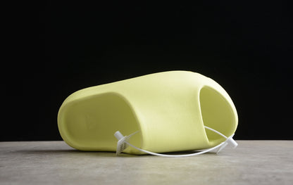 adidas Yeezy Slide
Glow Green