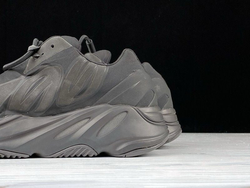 Yeezy 700 hot sale mnvn stockx