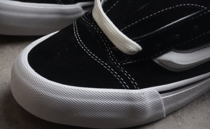 Vans Knu Skool
Black White